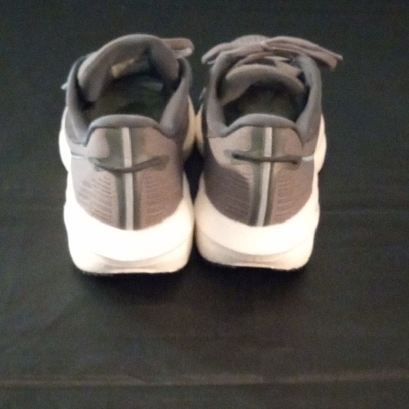 Saucony Triumph 21 Gravel Aqua Athletic Comfort Running Shoes - Picture 6 of 16